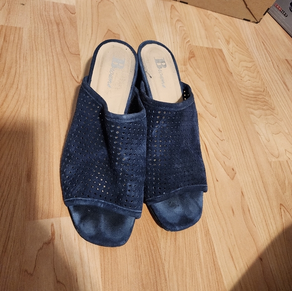 Women's Heels - Picture 3 of 3